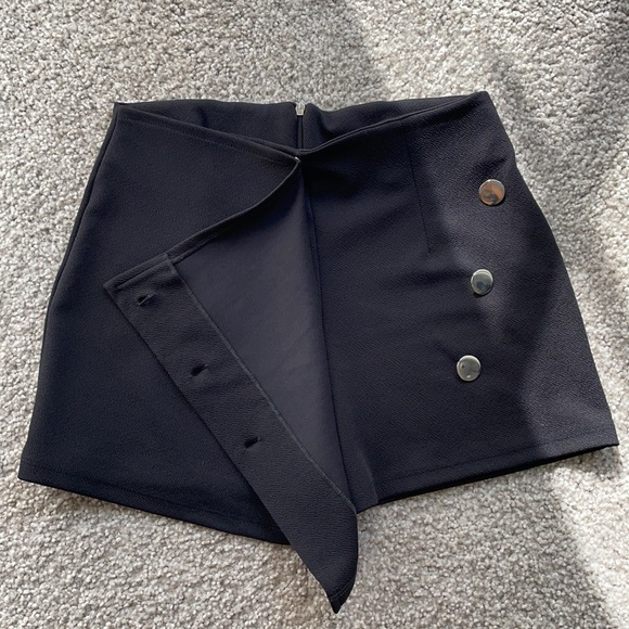 ✨Black Skorts✨ - Picture 9 of 10